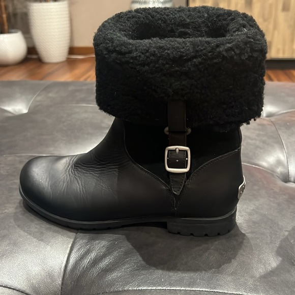 UGG Black Bellevue 1914 Leather Shearling Zip Fold Over Moto Boots Size 8 - Picture 3 of 9